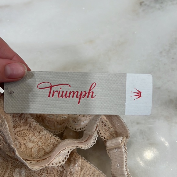 38F nude bra new with tags. Embroidered. - Picture 3 of 4